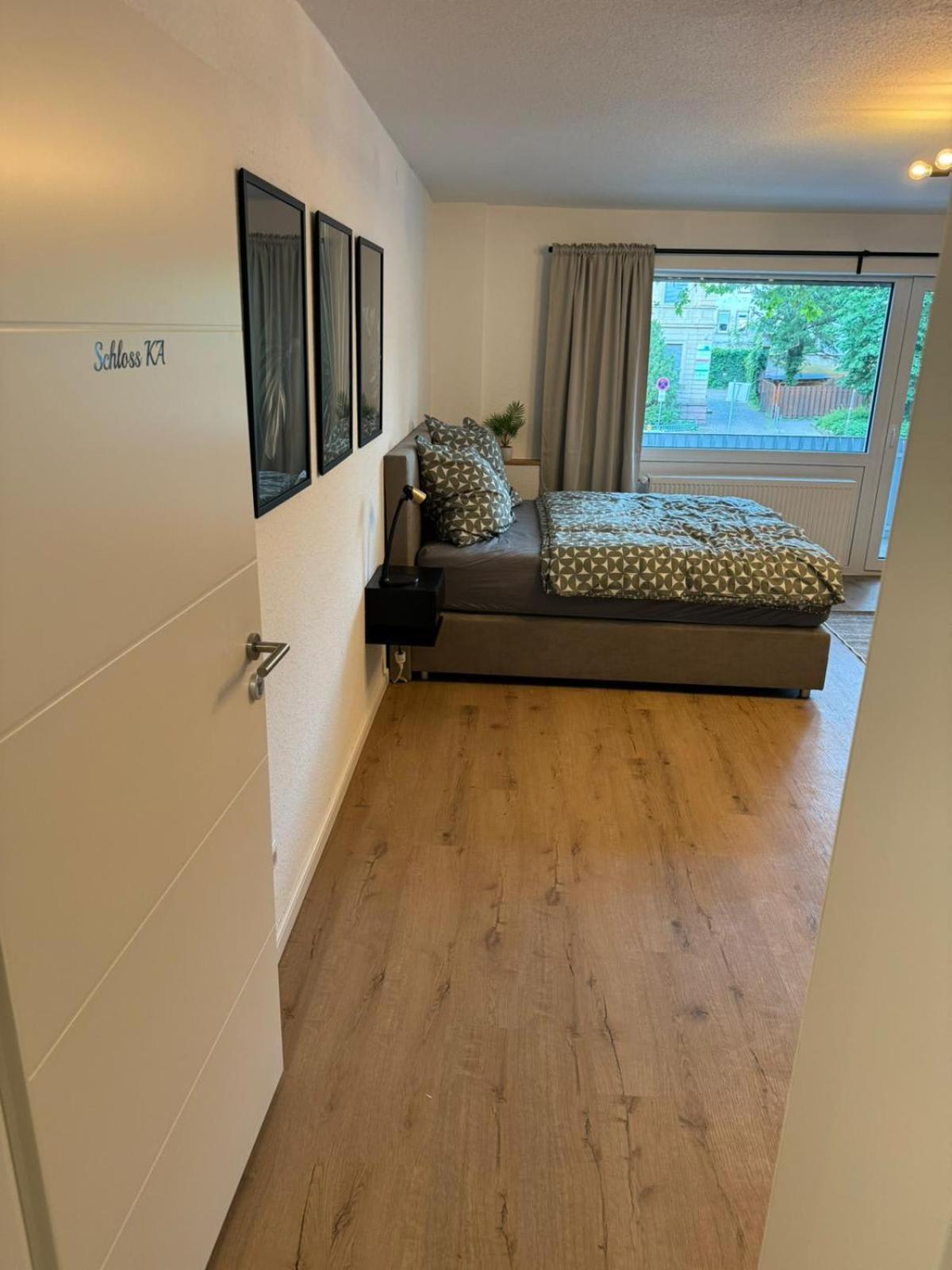 Studio Zimmer In Innenstadt Καρλσρούη Εξωτερικό φωτογραφία