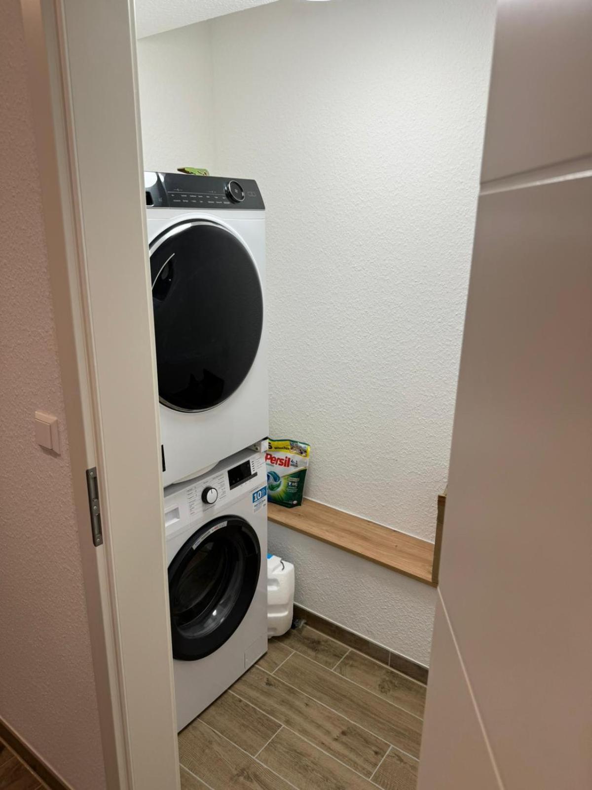 Studio Zimmer In Innenstadt Καρλσρούη Εξωτερικό φωτογραφία