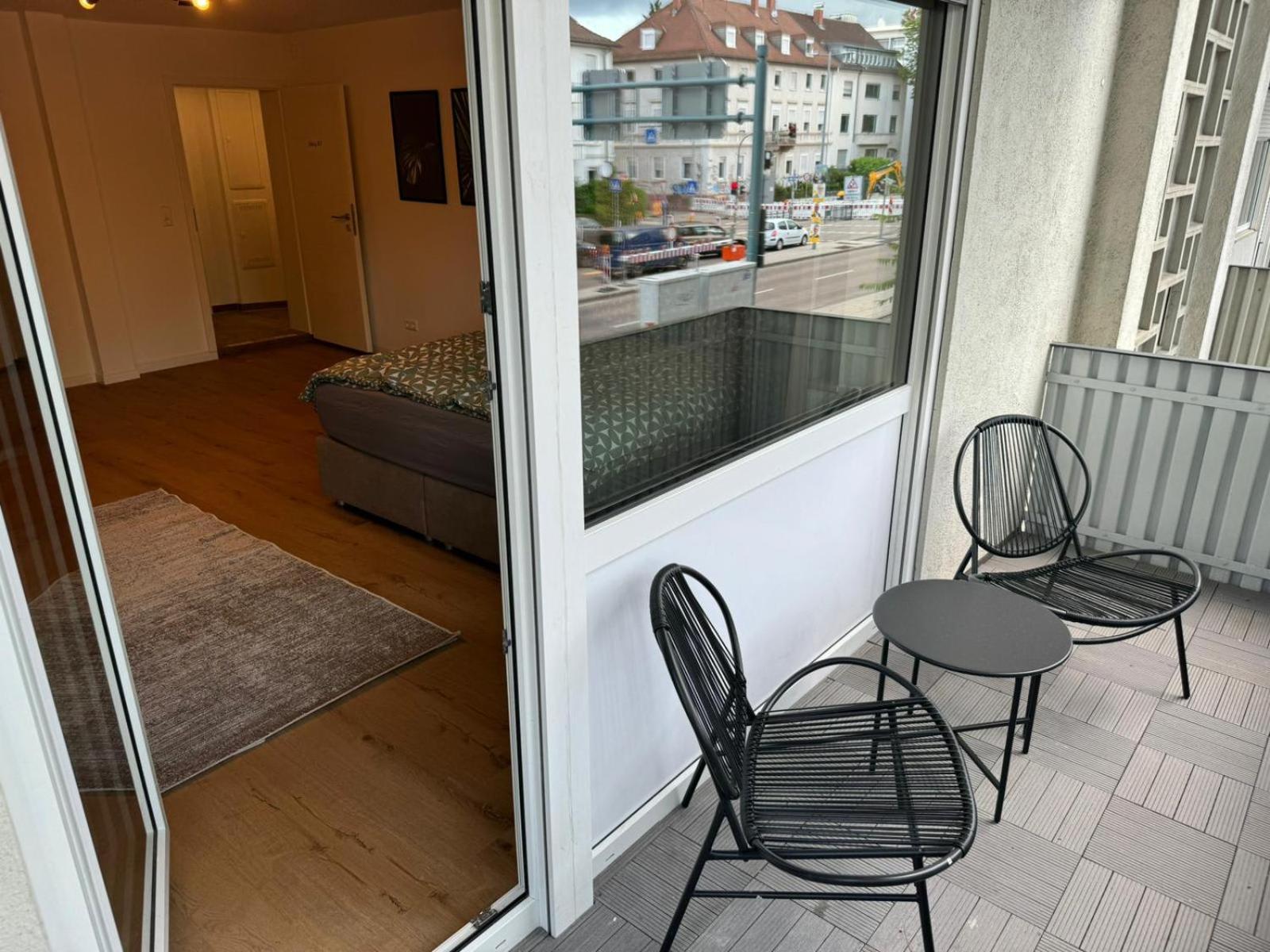 Studio Zimmer In Innenstadt Καρλσρούη Εξωτερικό φωτογραφία